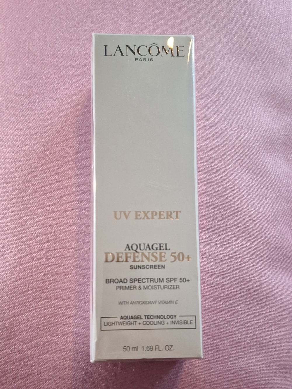 Lancôme Aquagel Defense 50+ Sunscreen - White and Gold Accents